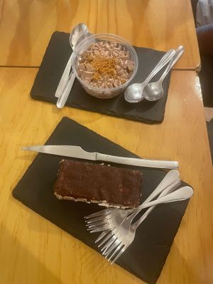 Milhojas de chocolate y mousse de trufa y lotus at La Vegana Taperia in Malaga