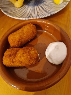 Kroketten mit Käsefüllung at La Vegana Taperia in Malaga