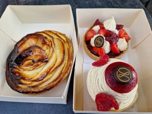 Apple Pie & strawberry/raspberry dream at Maison Landemaine - Cambronne in Paris
