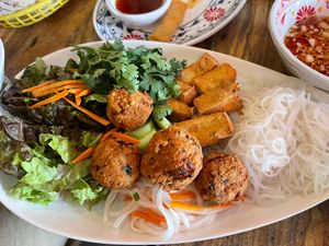 Vegan bun cha. Can add vegan meat for extra 2k  at Banh Mi Lee in Seoul
