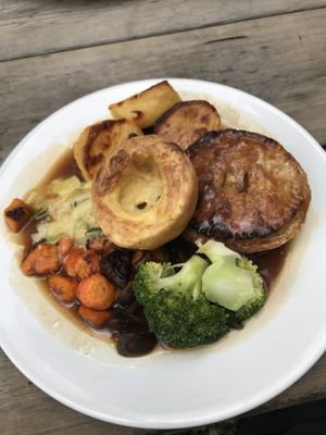 Sunday roast - mushroom & lentil pie at Plantside in Wellington