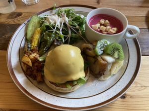 Vegan eggs Benedict  at 1110Cafe/Bakery in Kawaguchi
