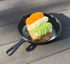 WEEKEND and HOLIDAY MENU

WEEKEND SWEETS

This month sweets is
［French toart with a melt-in-the-mouth texture］

Eating it with seasonal fruits and homemade soy milk crea at 1110Cafe/Bakery in Kawaguchi