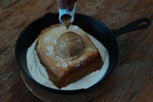 This month dish is
［Creamy caramel french toast］ at 1110Cafe/Bakery in Kawaguchi