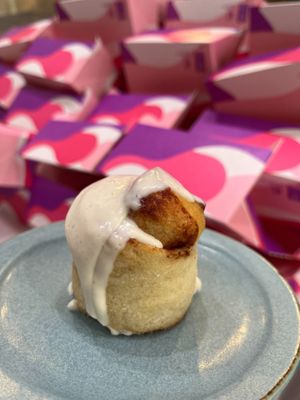 ミニシナモンロール（Planet Rolls)も購入いただけます。 at 1110Cafe/Bakery in Kawaguchi