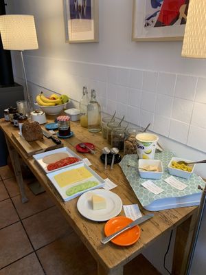 reichhaltiges frühstücksbuffet at Haus 26 in Weissbriach