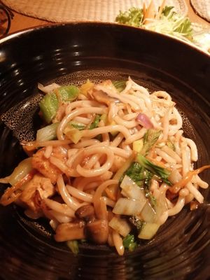 udon noodles with fried tofu and vegetables
אטריות אודון טופו מטוגן וירקות at Quan Que Vietnamese Cuisine in Karlovy Vary