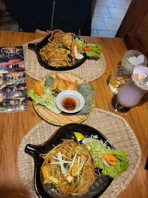 Good food, good prices. We got the fried PadThai with tofu and vegan chicken and the blueberry smoothie with coconut milk. It is delicious if you like sweet food and definitely get at Quan Que Vietnamese Cuisine in Karlovy Vary