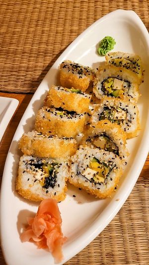 tempura sushi with mango, avocado & tofu at Quan Que Vietnamese Cuisine in Karlovy Vary