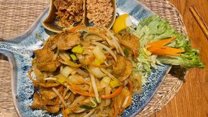 Pad Thai with vegan chicken  at Quan Que Vietnamese Cuisine in Karlovy Vary