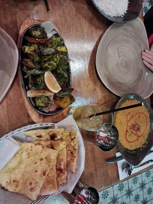 Pilee daal tadka, subzi seekh & lehsuni naan. at Dhabba in Glasgow