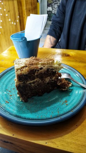 Torta del día favorita de siempre 💛 chocolate maracuyá at Mercy Vegan Food in Bogota