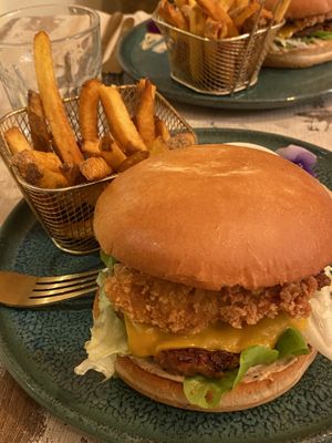 burger du moment au "foi gras" vegan !   at Green Gorilla in Montpellier