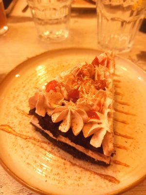 Gâteau fraise chocolat at Vegorilla in Montpellier