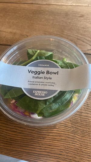 Vegan Veggie Bowl Italian Style salad at CPH - Espresso House - T2 in Kastrup