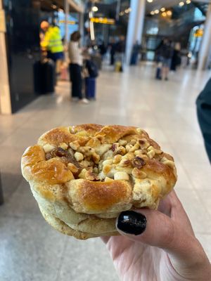 Apple e caramel bun at CPH - Espresso House - T2 in Kastrup