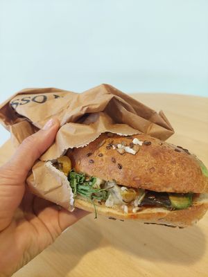 Crispy Avocado & Paprica Baguette (75 kr) at CPH - Espresso House - T2 in Kastrup