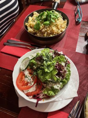 Salat und Krautspätzle  at Dorfstadl in Fiss