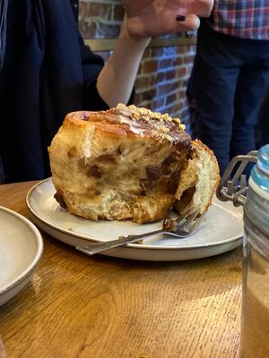 Cinnamon roll at Szklarnia in Krakow