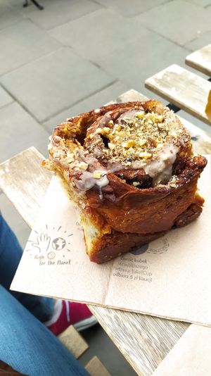 Vegan cinnamon roll at Szklarnia in Krakow