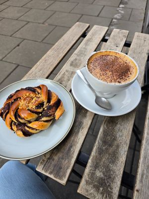 Gingerbread latte and chocolate pastry at Szklarnia in Krakow