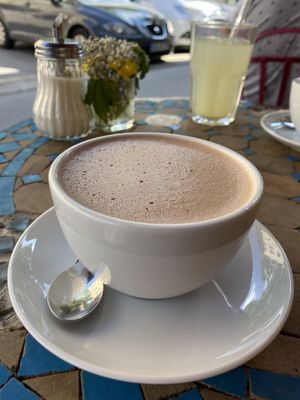 Vegane heiße Schoki at Cafe Jasmin in Munich