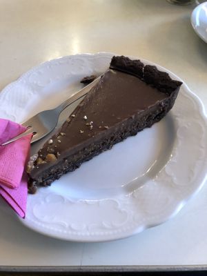 Schoko-Karamell Kuchen  at Cafe Jasmin in Munich