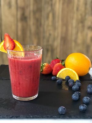 Berries and orange juice at Arte-sans in Castelldefels