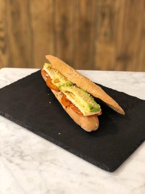 Marinated tofu, avocado, tomato and vegan mayo at Arte-sans in Castelldefels