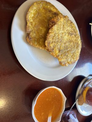 Patacón con hogao  at Mora Castilla in Popayan