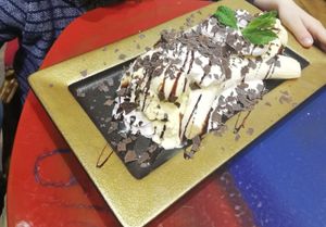Bananensplit 🍌🍦🍫 at Giovanni L - Mercado in Hamburg