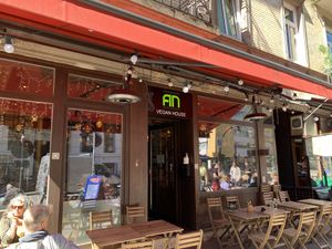 Easy to find in a pleasant street to sit outside.  at An Vegan House - Lange Reihe in Hamburg