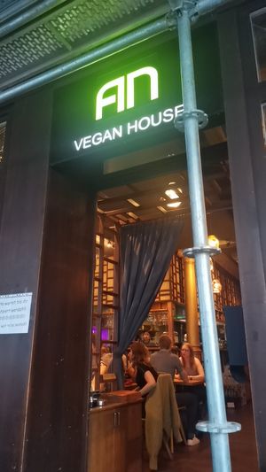  at An Vegan House - Lange Reihe in Hamburg