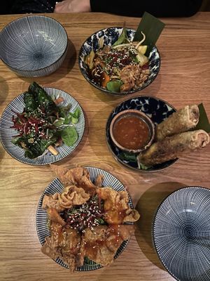 4 smaller bowls  at An Vegan House - Lange Reihe in Hamburg