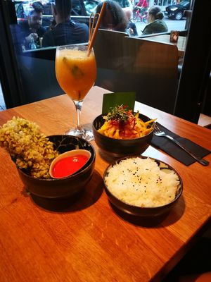 Rice, mango salat and tempeh at An Vegan House - Lange Reihe in Hamburg