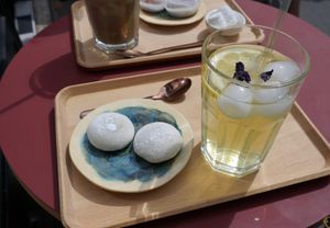 Iced green tea + iced mochis at La Maison du Mochi - Turenne in Paris