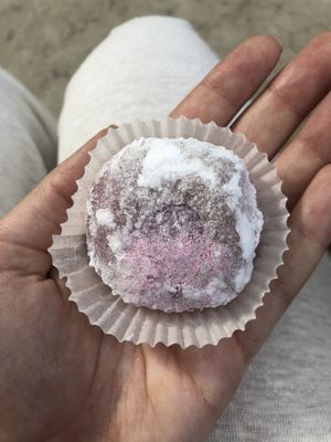 Rose mochi  at La Maison du Mochi - Turenne in Paris