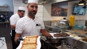 Sambusik - mit Schafskäse, Mozarella und frische Minze at West Beirut in Mosbach