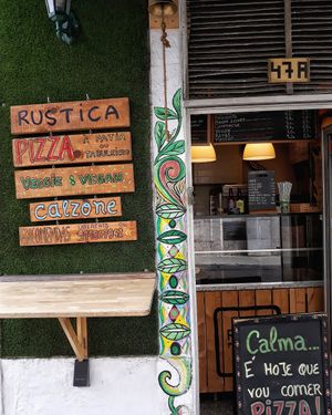Cozy at Rustica - Pizza Al Tagglio in Lisbon