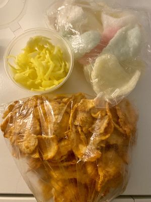 Extra’s: atjar tjampoer, krupuk and emping  at De Vegetarische Toko in The Hague