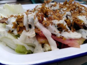 "Bol de Gus": Seitan, Fries, Vegetables/Salad and two sauces (Aioli & Blanche) at Gustavo in Grenoble