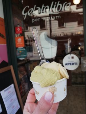 Eis im Becher at Gelato Libre in Milan