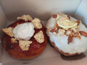 Strawberry and lemon donnuts at Grumpy & Runt in Western Cape