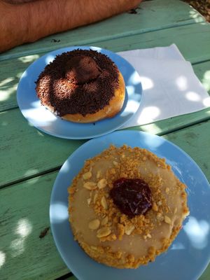 Perfect place to go for a coffee&doughnut in Cape Town! Lovely outdoor patio 🌱 at Grumpy & Runt in Western Cape