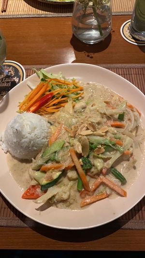 Rice and vegetables with peanut sauce  at Ha Dang in Hamburg