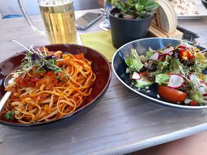 Mit extra Beilagesalat at Zum Ochsen in Grasellenbach