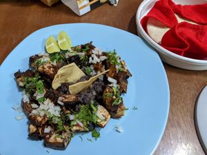 Portobello al pastor at Edén in Guadalajara