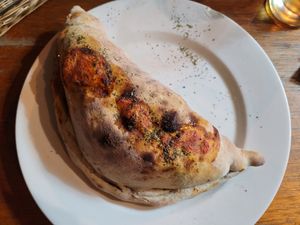 Calzone closed at Carpe Diem di Verdi in Banos De Agua Santa