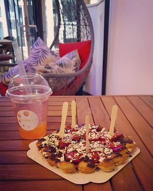 Sweet vegan waffle at Bubble Z in Montpellier