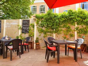 seating outside at Café Pfannkuchen in Cuxhaven